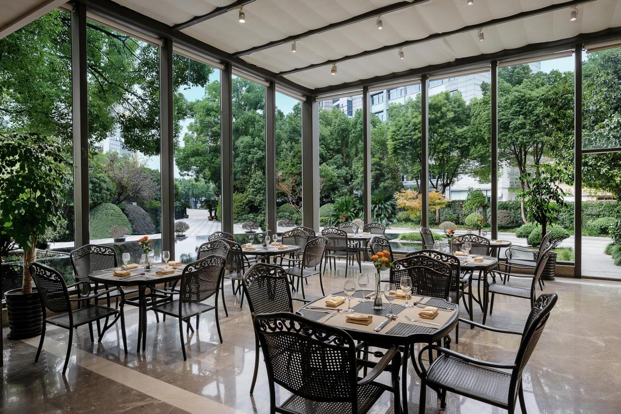 S&N Zhejiang Linhai International Hotel Exteriér fotografie
