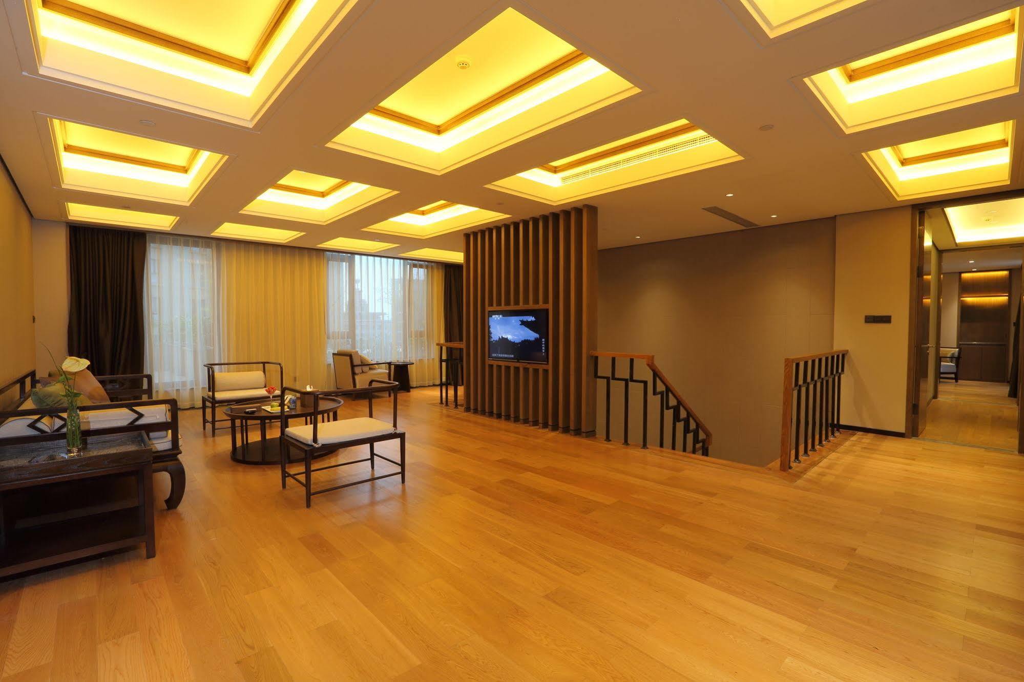 S&N Zhejiang Linhai International Hotel Exteriér fotografie