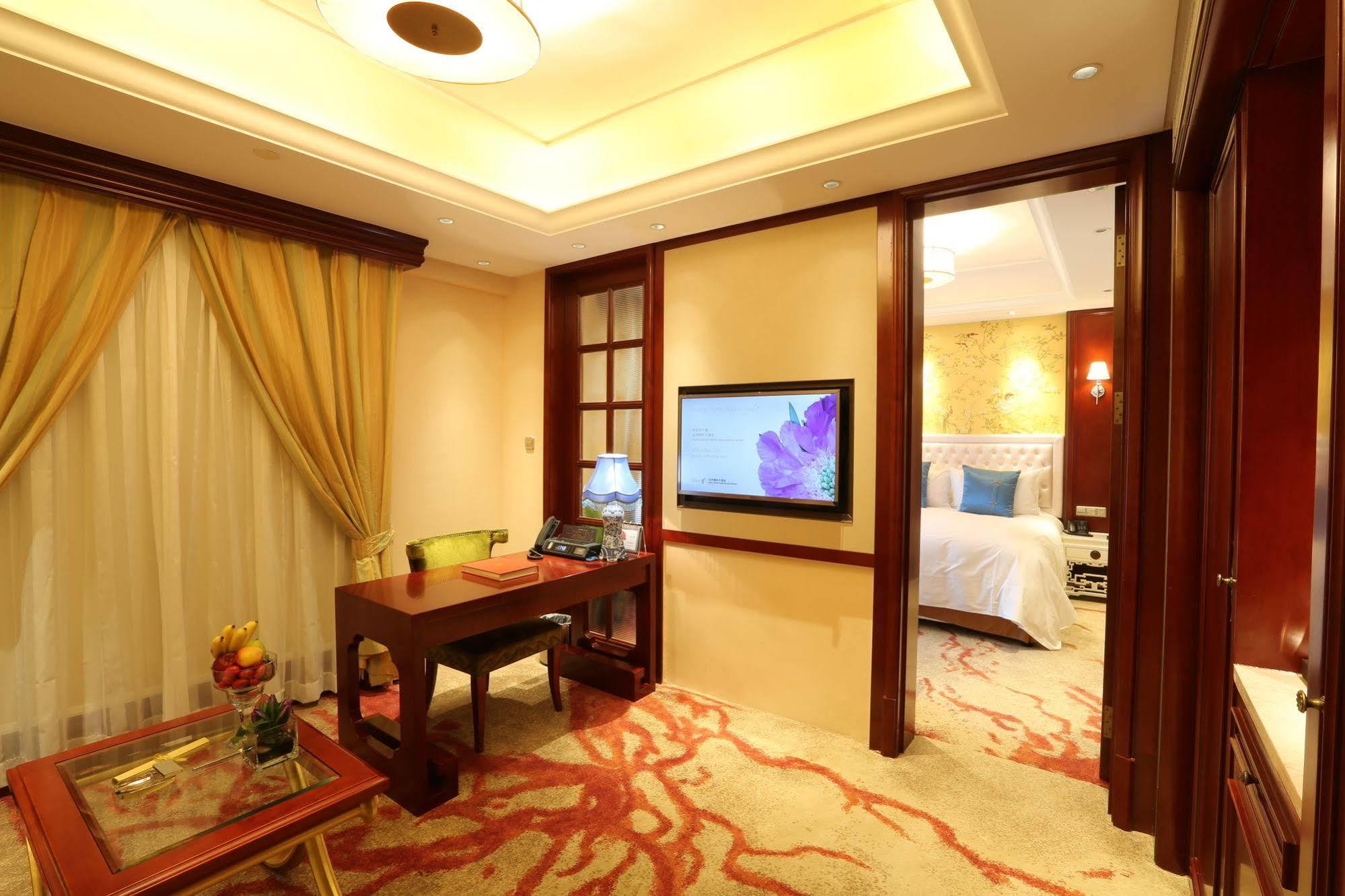 S&N Zhejiang Linhai International Hotel Exteriér fotografie