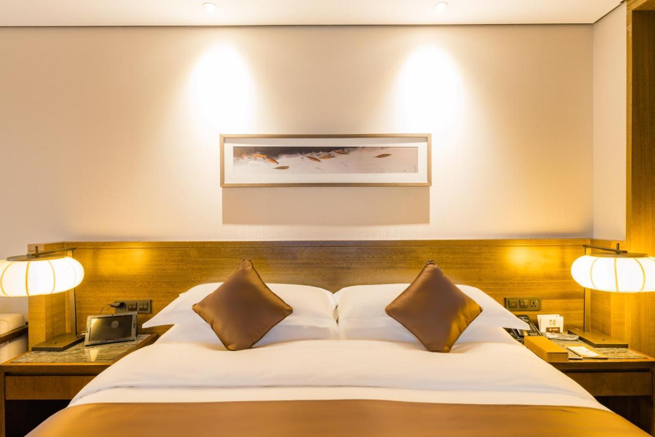 S&N Zhejiang Linhai International Hotel Exteriér fotografie